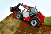 Manitou Teleskopmaschine Erdhügel