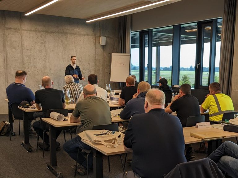 Theorie Unterweisung Ausbilder für Erdbaumaschinenführer