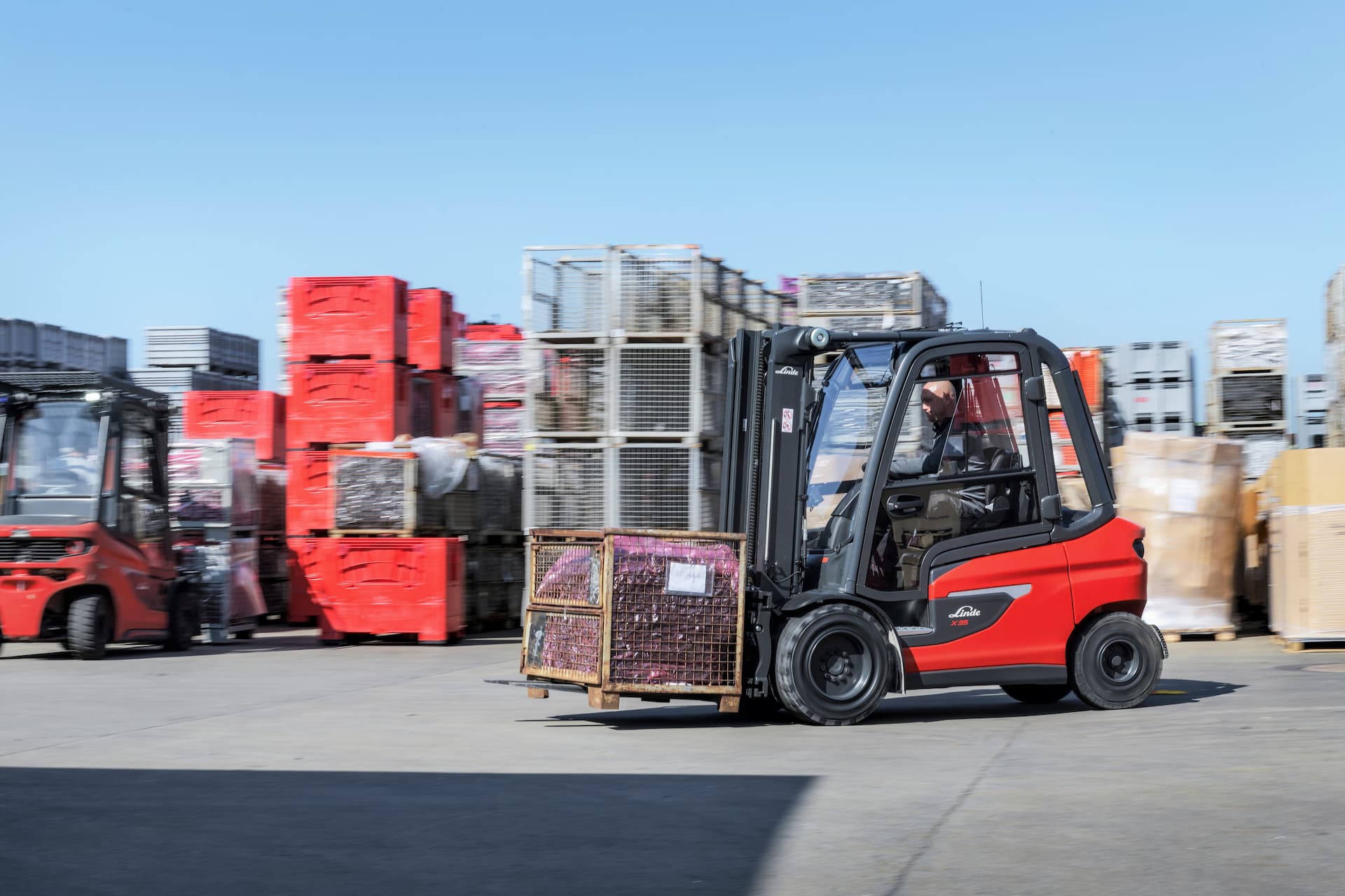 Gabelstapler mit bodenfreier Last